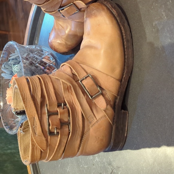 Frye moto boot. Size 7 - Picture 6 of 13
